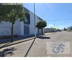 VENTA DE SOLAR URBANO CON SALIDA A DOS CALLES