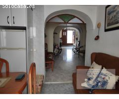 VENTA DE CASA CON AMPLIA FACHADA Y GARAJE. ZONA CINE POSITO