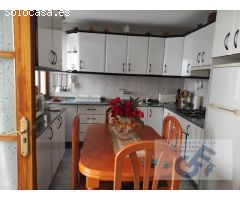 VENTA DE CASA CON AMPLIA FACHADA Y GARAJE. ZONA CINE POSITO