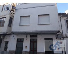 VENTA DE EDIFICIO CONSTA DE LOCAL Y APARTAMENTO TIPO DUPLEX CON TERRAZA