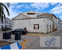 VENTA DE CASA CON FACHADA A TRES CALLES JUNTO A MERCADO DE ABASTOS