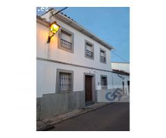 CASA PARA PEQUEÑA ADECUACIÓN, EN BUEN ETADO, EN TORRECAMPO