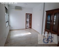 PLANTA BAJA PARA ENTRAR A VIVIR EN CALLE JAEN MUY AMPLIO Y CON UN PATIO MUY