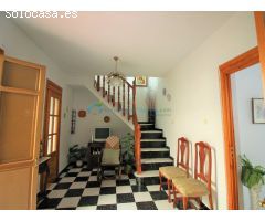 INMOMALAGA VENDE CASA DE 3 PLANTAS EN COÍN