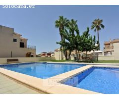 Casa independiente en Aguaes Nuevas, Torrevieja.
