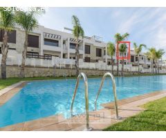 Vivienda en planta alta en Res. Balcones de Amay, Torrevieja.