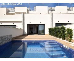 Vivienda adosada con piscina, Aguas Nuevas, Torrevieja.