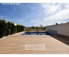 Vivienda adosada con piscina, Aguas Nuevas, Torrevieja.