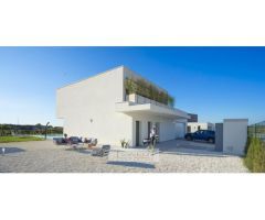 Villas con piscina privada en Altaona Golf & Country Village, Murcia.
