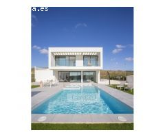 Villas con piscina privada en Altaona Golf & Country Village, Murcia.
