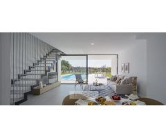 Villas con piscina privada en Altaona Golf & Country Village, Murcia.