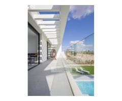 Villas con piscina privada en Altaona Golf & Country Village, Murcia.