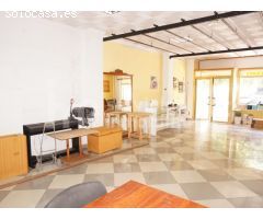 Local de 111 m2 diáfano en zona comercial Vélez-Málaga
