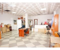Local de 111 m2 diáfano en zona comercial Vélez-Málaga