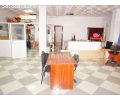 Local de 111 m2 diáfano en zona comercial Vélez-Málaga