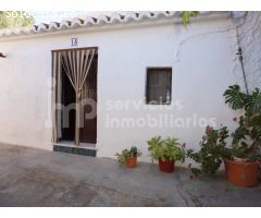 Amplio Cortijo con encanto sobre una parcela de 16.590 m2 en Canillas de