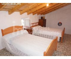 Amplio Cortijo con encanto sobre una parcela de 16.590 m2 en Canillas de