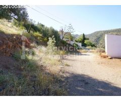 Amplio Cortijo con encanto sobre una parcela de 16.590 m2 en Canillas de