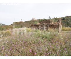 Parcela rústicas con casa en ruinas de 45 m2 con buenas vistas