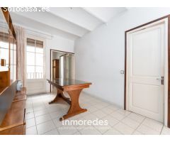 Oportunidad!! Piso con ascensor exterior en Les Corts con 3 dormitorios