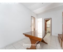 Oportunidad!! Piso con ascensor exterior en Les Corts con 3 dormitorios