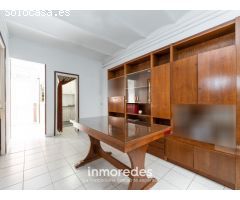 Oportunidad!! Piso con ascensor exterior en Les Corts con 3 dormitorios
