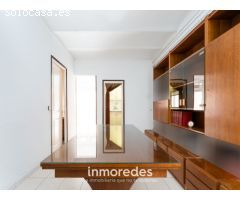 Oportunidad!! Piso con ascensor exterior en Les Corts con 3 dormitorios