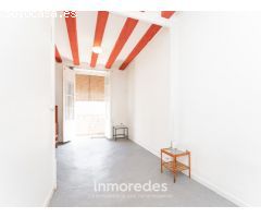 Piso Luminoso con balcón exterior reformado