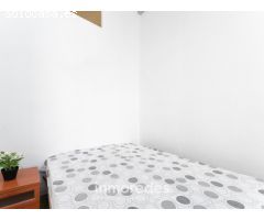 Piso Luminoso con balcón exterior reformado