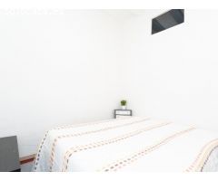 Piso Luminoso con balcón exterior reformado