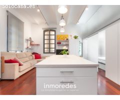 Piso con ascensor exterior con balcón en obra semi nueva en Poblenou