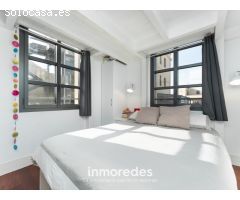 Piso con ascensor exterior con balcón en obra semi nueva en Poblenou