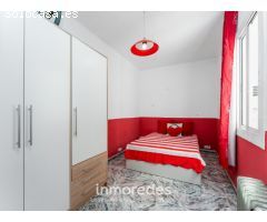Luz, tranquilidad y potencial en el corazón de Sagrada Familia - Piso alto con