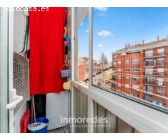 Luz, tranquilidad y potencial en el corazón de Sagrada Familia - Piso alto con