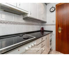 Luz, tranquilidad y potencial en el corazón de Sagrada Familia - Piso alto con