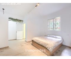 ¡Oportunidad única! Bajos completamente diáfano y reformado con amplio patio
