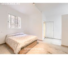 ¡Oportunidad única! Bajos completamente diáfano y reformado con amplio patio
