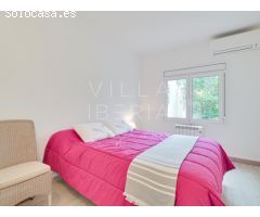 Exclusiva Casa Individual en Zona Tranquila y Residencial de Calonge - Mas