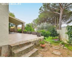 Exclusiva Casa Individual en Zona Tranquila y Residencial de Calonge - Mas
