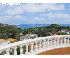 Villa con espectaculares vistas al mar y amplios espacios