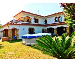 PRECIOSO CHALET CON JARDÍN EN BUENA UBICACIÓN