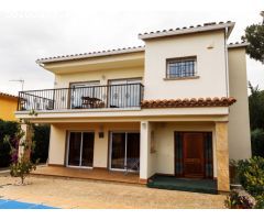 CHALET CON PISCINA EN RIO DORO