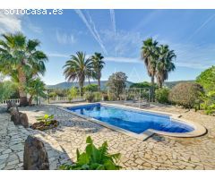 ENCANTADORA VILLA CON PISCINA Y VISTAS ESPECTACULARES