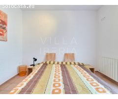 ENCANTADORA VILLA CON PISCINA Y VISTAS ESPECTACULARES
