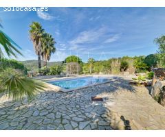 ENCANTADORA VILLA CON PISCINA Y VISTAS ESPECTACULARES