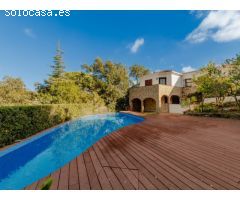 EXCLUSIVO CHALET CON VISTAS ESPECTACULARES