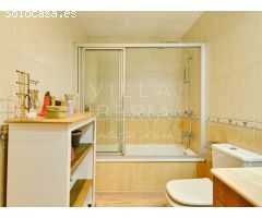 BONITA CASA ADOSADA EN ZONA RESIDENCIAL TRANQUILA, A 10 MINUTOS DE LA PLAYA DE