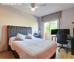 BONITA CASA ADOSADA EN ZONA RESIDENCIAL TRANQUILA, A 10 MINUTOS DE LA PLAYA DE