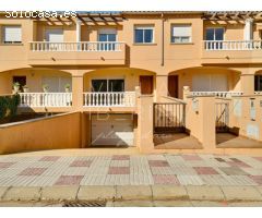 BONITA CASA ADOSADA EN ZONA RESIDENCIAL TRANQUILA, A 10 MINUTOS DE LA PLAYA DE