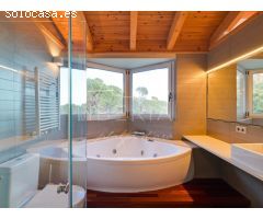 EXCLUSIVA VILLA CON VISTAS PANORÁMICAS AL MAR EN PUNTA BRAVA